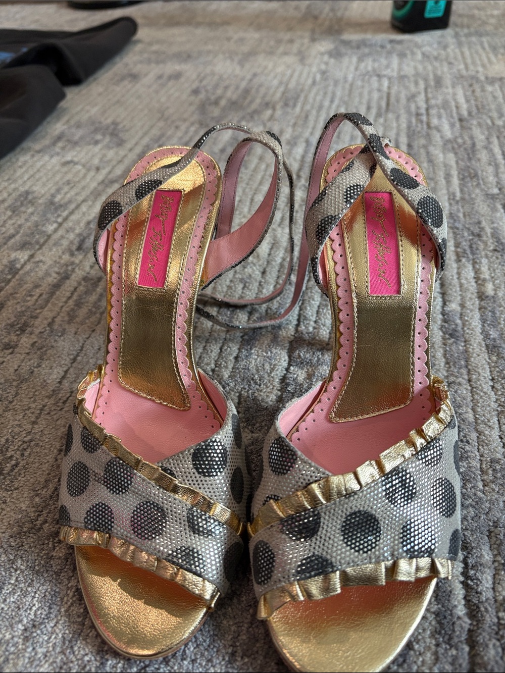 Betsey Johnson Black & Pink Polka Dot Ruffle Ankle-Strap Heels Pin Up girl - Picture 5 of 8